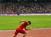 开云体育APP下载-足球比赛中，运动员们展现出色技术和拼搏精神