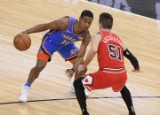 开云体育-塞尔维亚男篮鏖战德国男篮，拉文统治全场的简单介绍