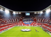 开云APP-当大黄蜂遇上女神，萨拉赫的舞台法则—欧冠之夜，愈大愈强