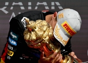 开云体育直播-关于索伯车队险胜红牛车队，塞恩斯高光表现的信息