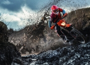 开云官网-哥斯达黎加爆冷加拿大，厄德高成为关键先生，一场战术与意志的胜利