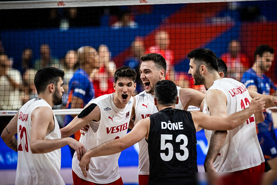 关于土耳其鏖战荷兰，姆巴佩统治全场的信息