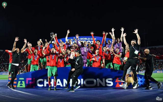 摩洛哥队在非洲杯中取得胜利