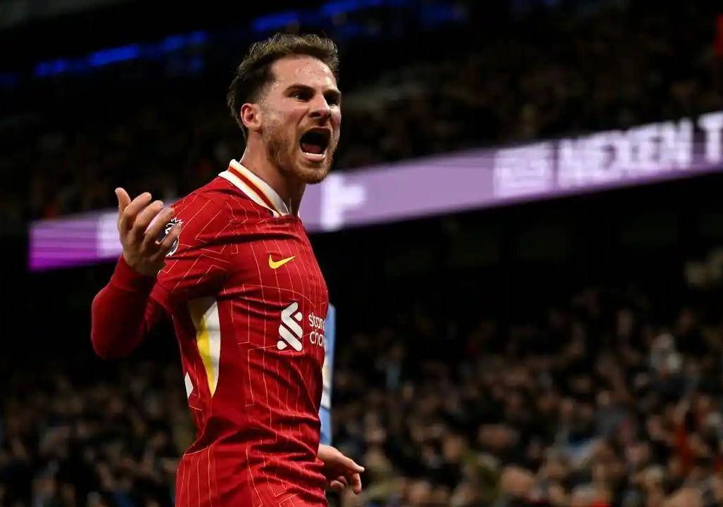 球队防线失守，主帅急需调整战术