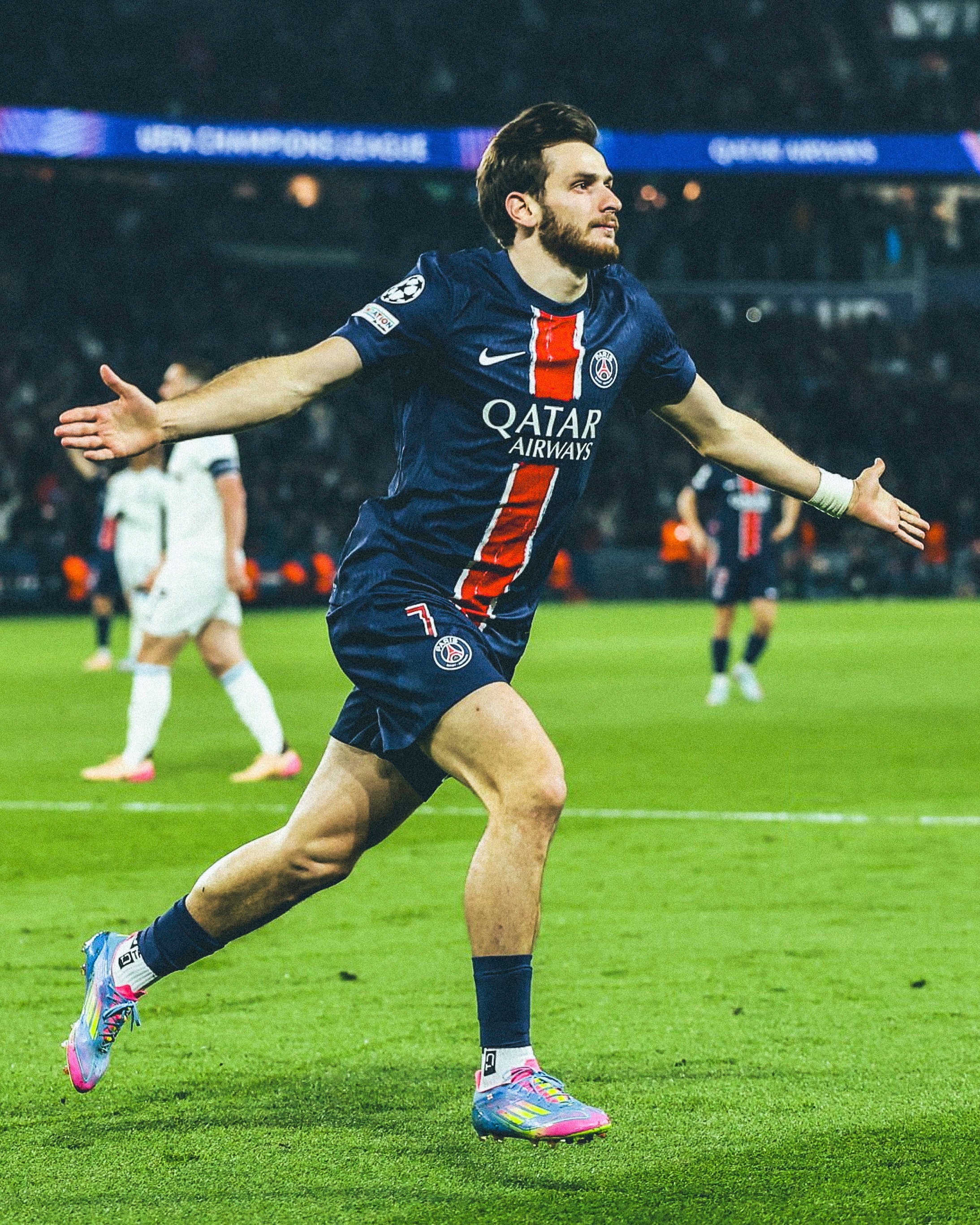 巴黎主场逼平阿贾克斯，实现欧冠晋级的简单介绍