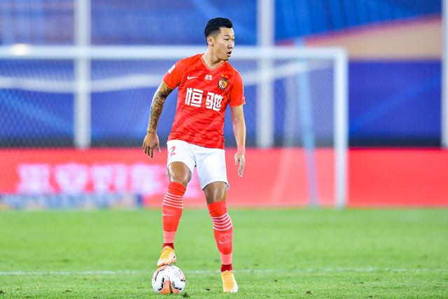 包含恒大发布战术海报,球迷期待奇兵出击,更换首发的词条 包含恒大发布战术海报,球迷期待奇兵出击,更换首发的词条