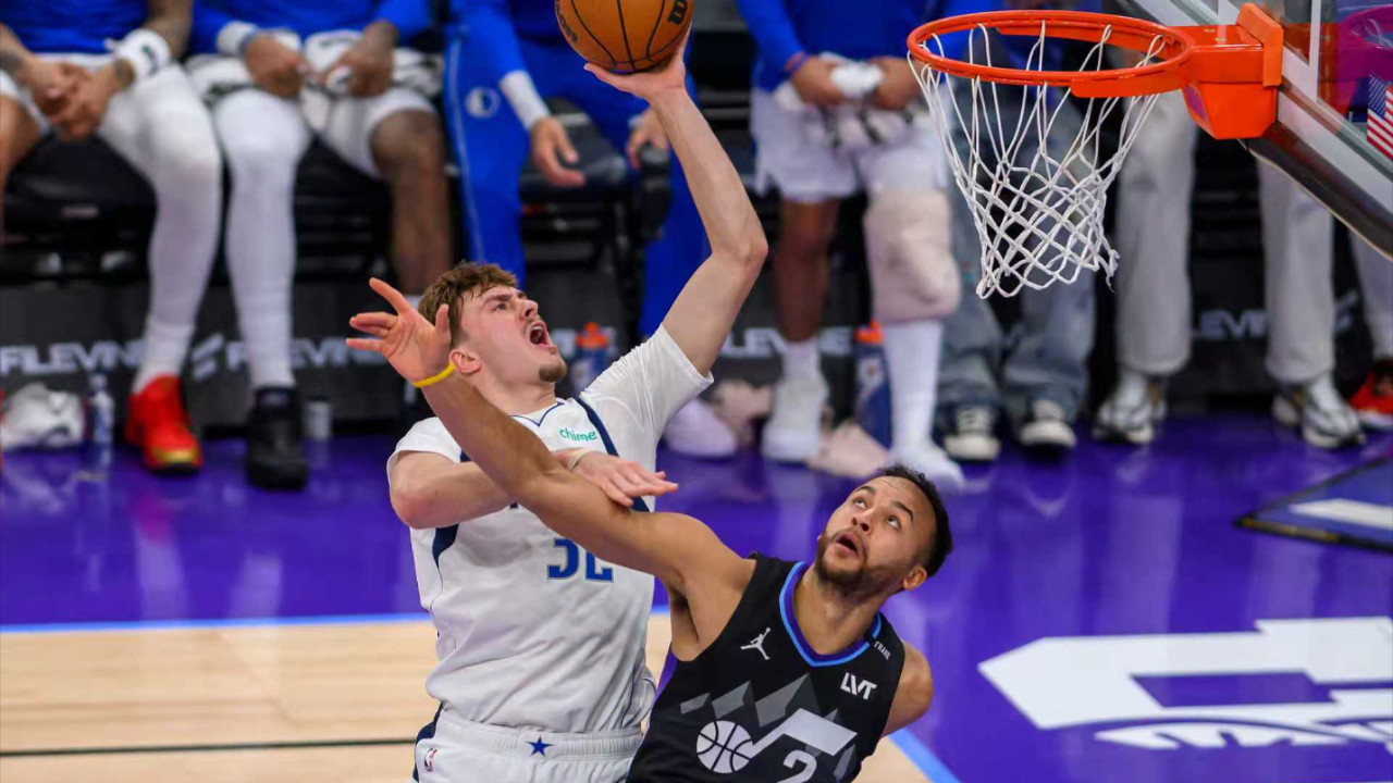 关于爵士绝杀独行侠，布克刷新纪录的信息