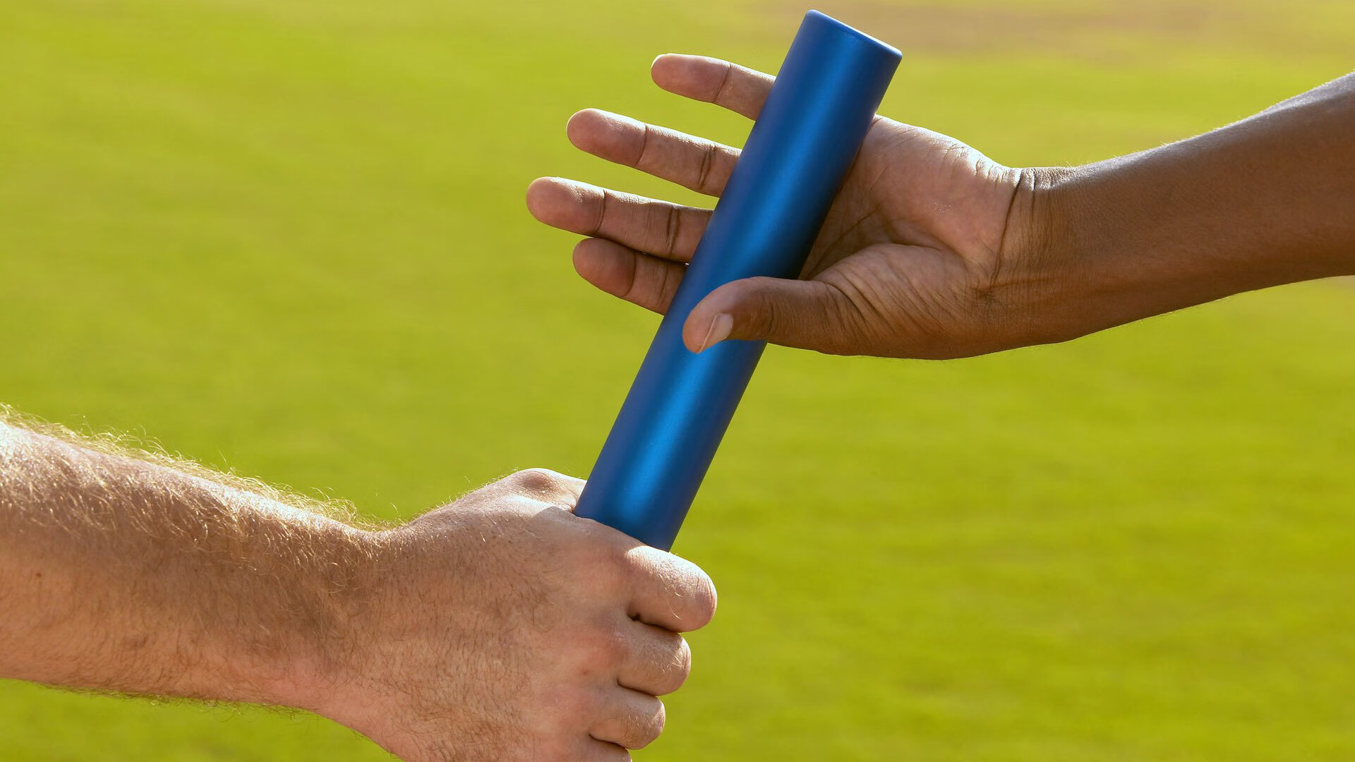 赛道与绿茵场的传奇之夜，当F1年度争冠遇上C罗纪录刷新